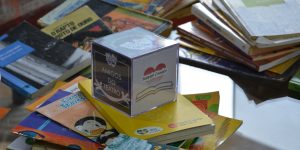 Diversos livros disponíveis para trocas.